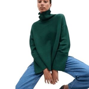 Gap 24/7 Split-Hem Turtleneck Sweater in Ivan Green